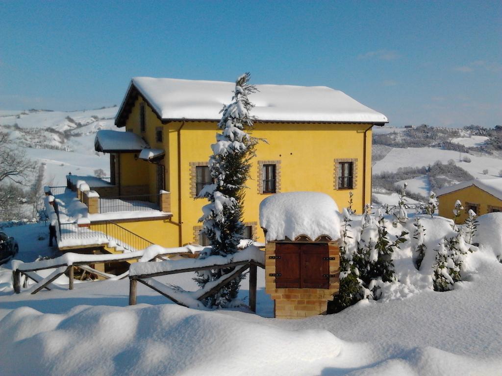 Agriturismo Tre Querce Penna San Giovanni Kültér fotó