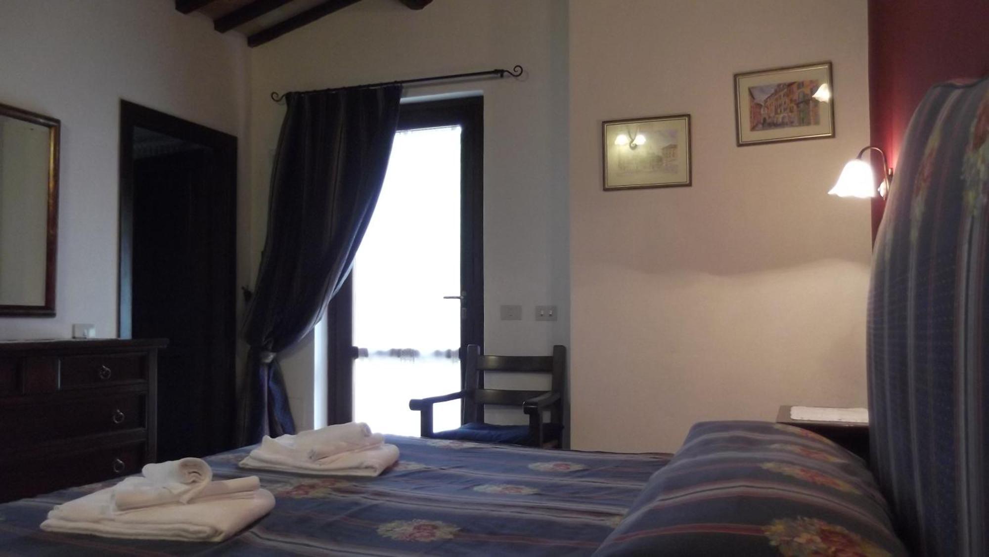 Agriturismo Tre Querce Penna San Giovanni Szoba fotó